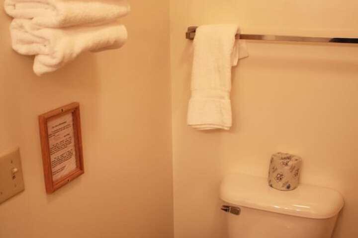 Room 11 of 24