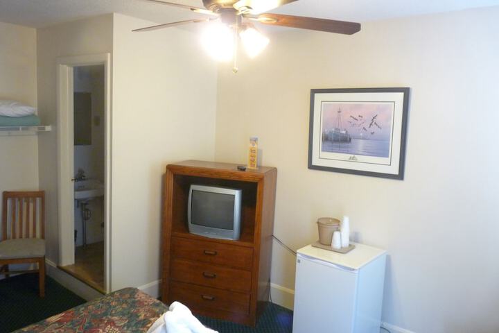 Room 15 of 34
