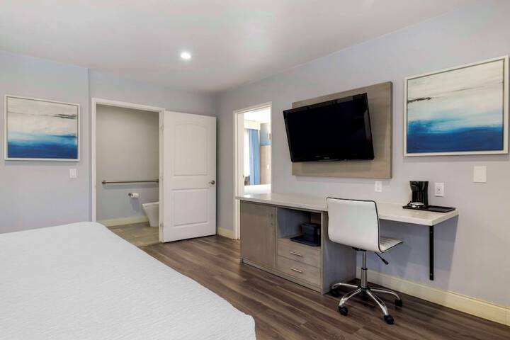Best Western Orange Plaza
