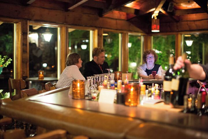 Dining 38 of 44