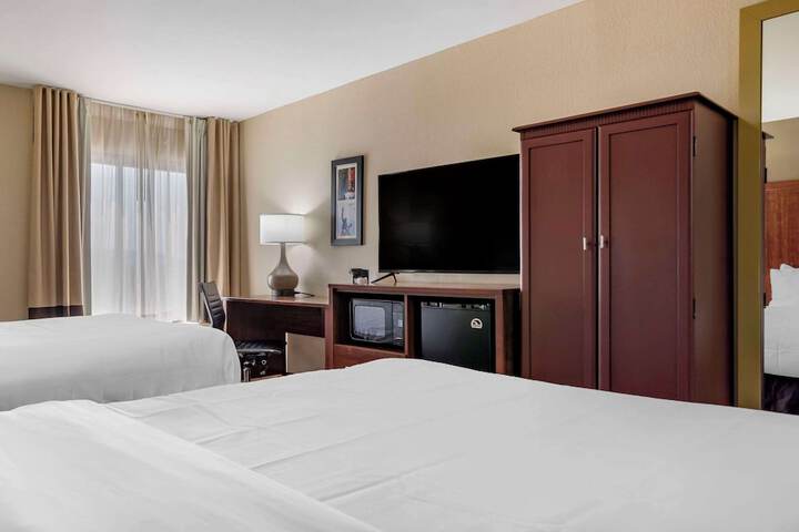 Room 27 of 34