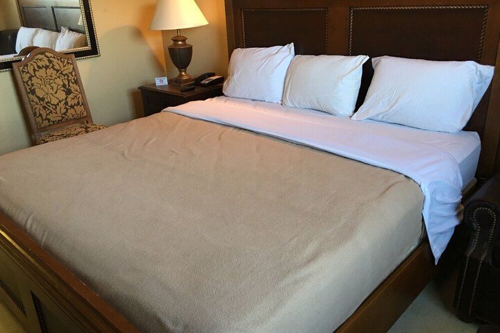 Room 22 of 38