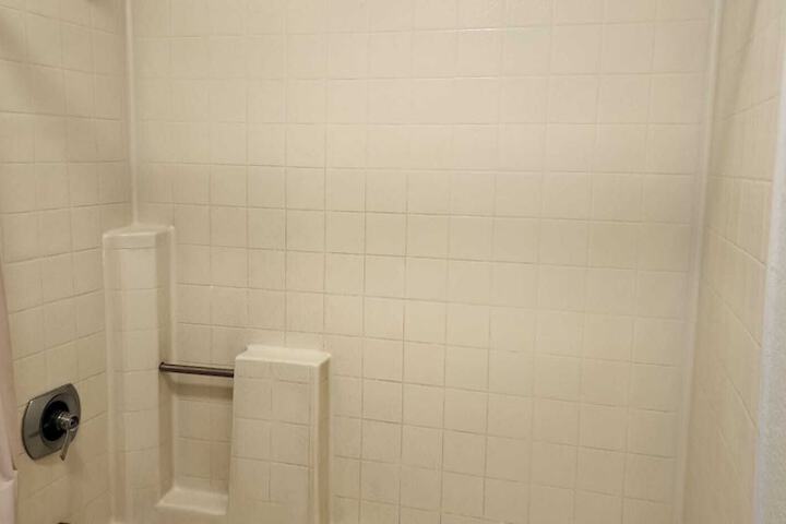 Room 18 of 21