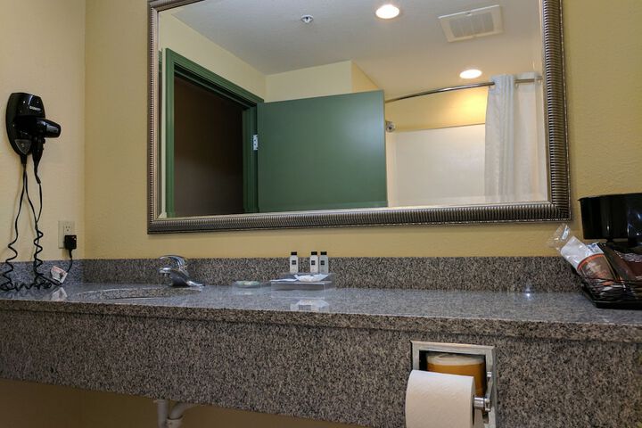 Room 35 of 41