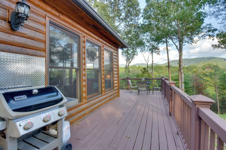 Ellijay Cabin Rental w / Hot Tub + Mountain Views!