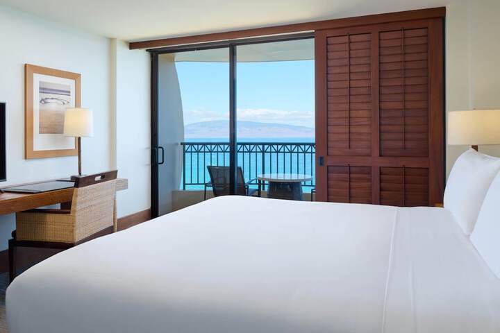 Royal Lahaina Resort & Bungalows