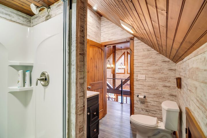Hike & Climb: Pet-friendly Red River Gorge Cabin!