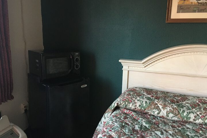 Room 28 of 48