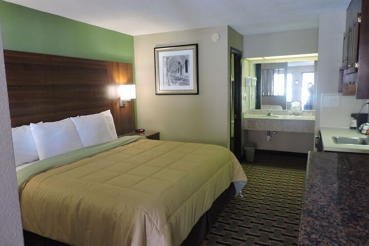 Room 21 of 36