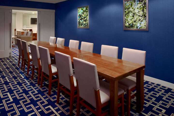 Business Center 17 of 19
