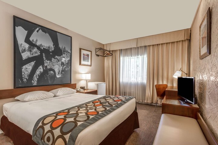 Room 8 of 35