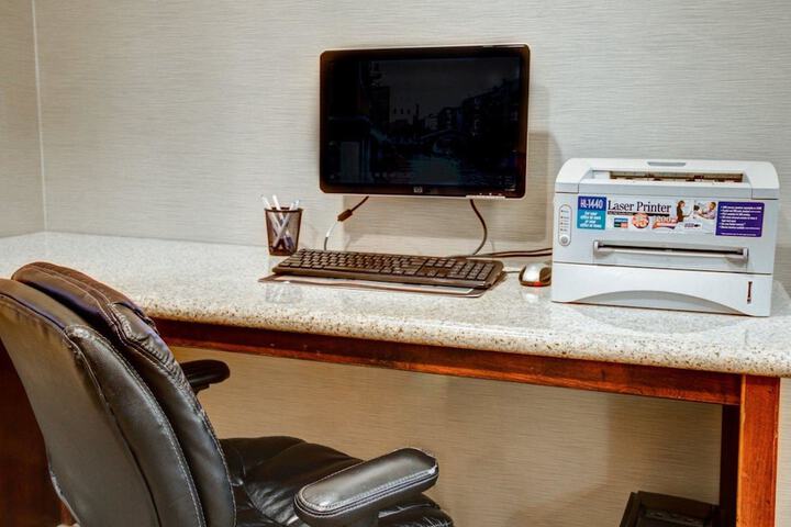 Business Center 37 of 37