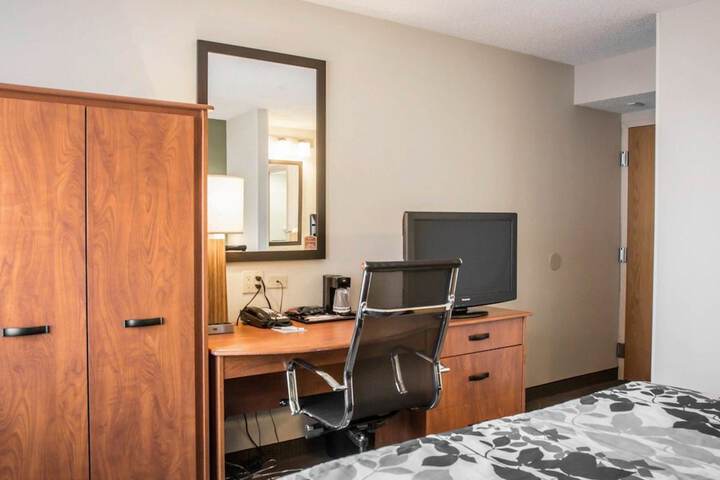 Room 17 of 48