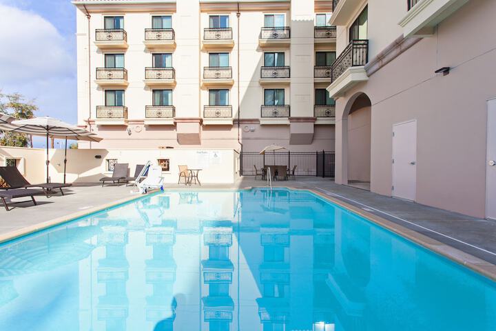 Pool 19 of 75
