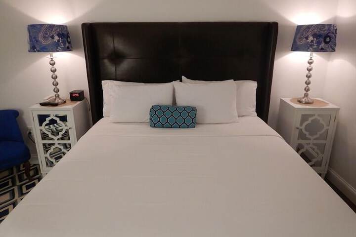 Room 7 of 8