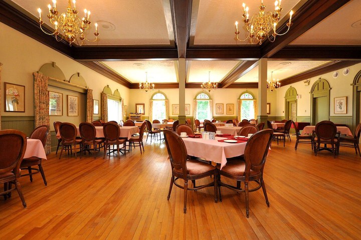 Dining 107 of 135