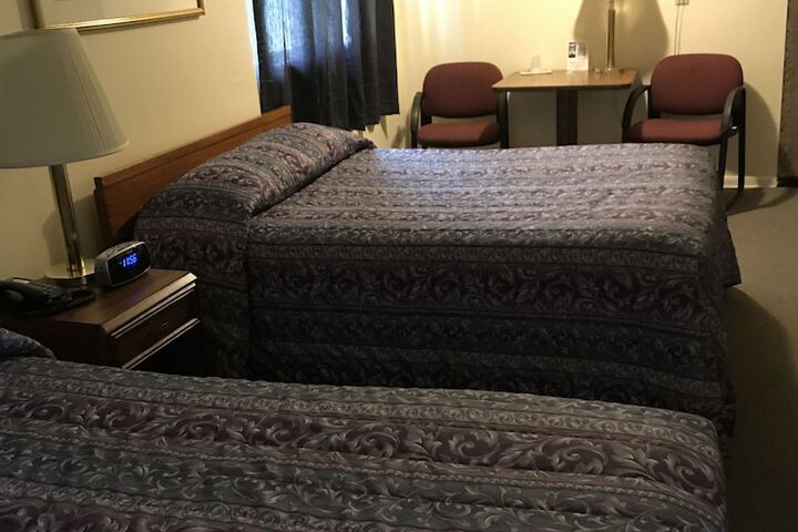 Voyageur Motel
