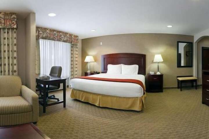 Room 40 of 86