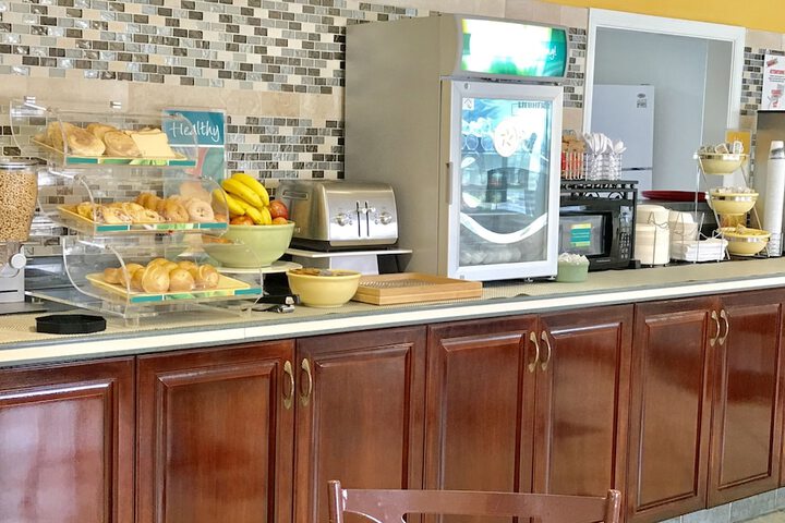 Breakfast/Coffee Service 49 of 50