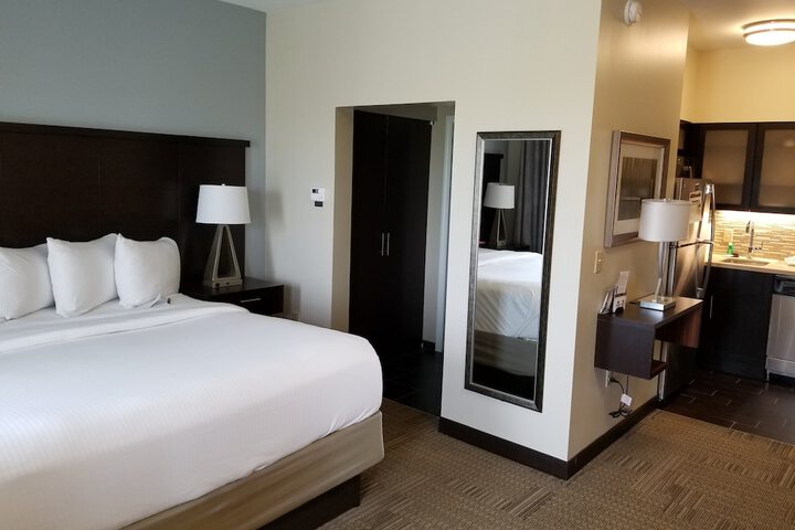 Staybridge Suites Toledo - Rossford - Perrysburg by IHG