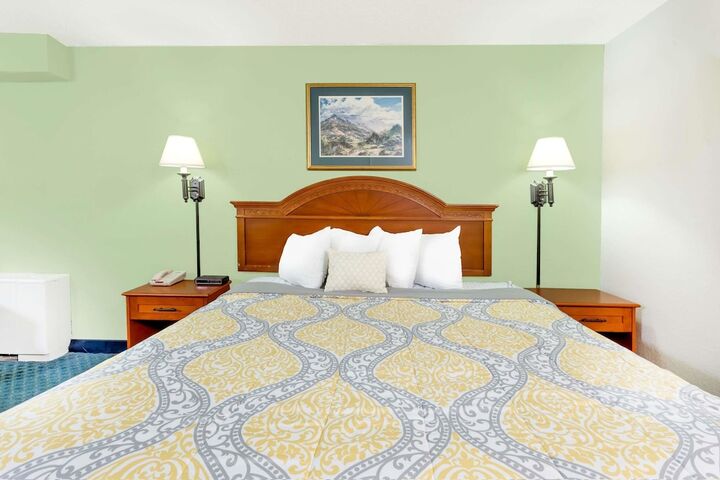 Room 12 of 17