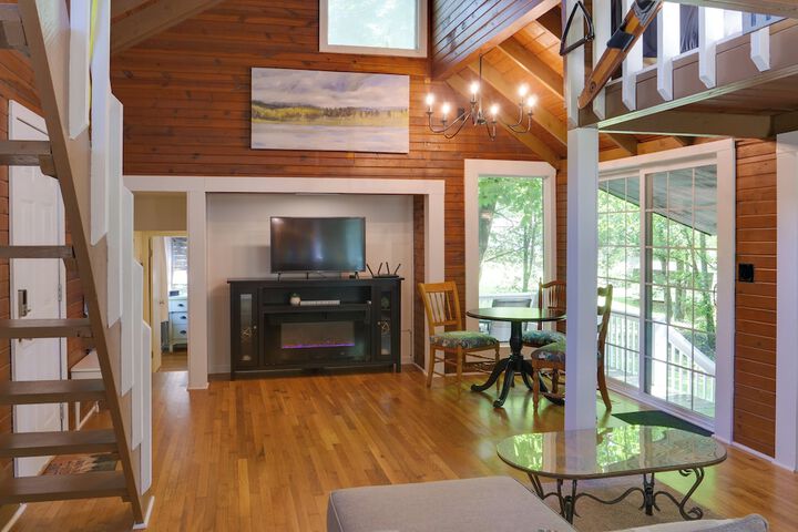 Cozy Tennessee Cabin w / Deck Grill & Fire Pit!
