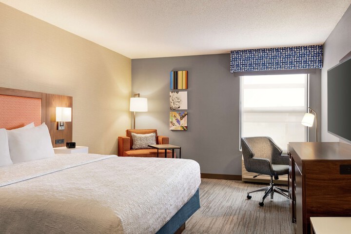 Room 10 of 34