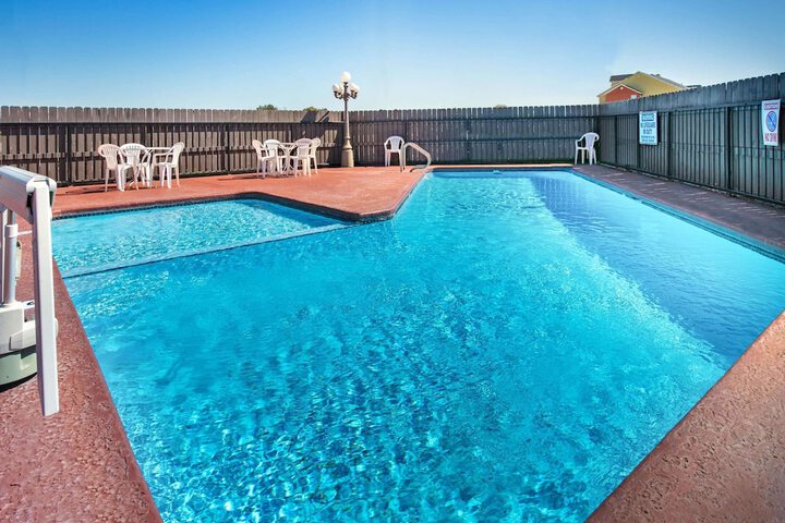 Pool 6 of 27