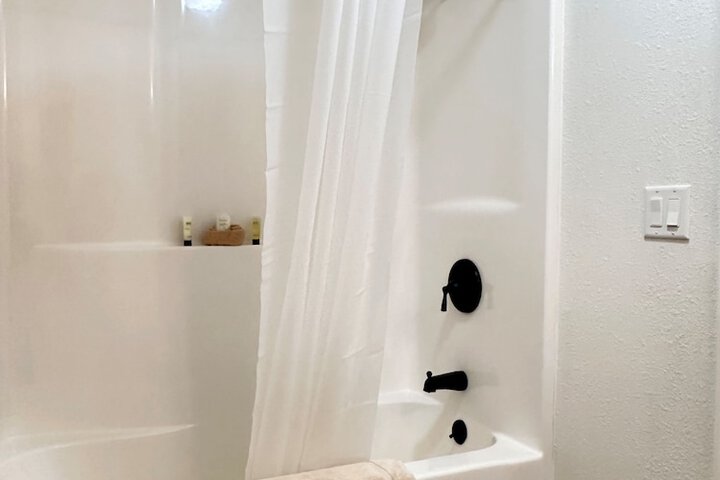 Room 185 of 299