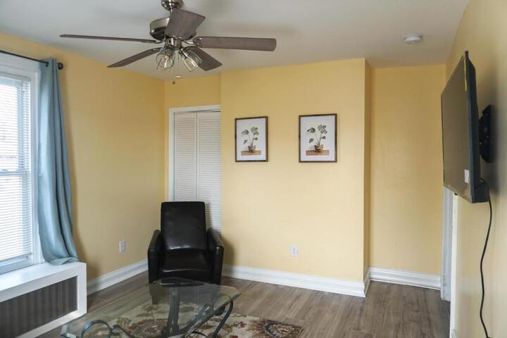 Lincoln Manor - Newly Renovated 1mile from PHL Airport and Sports Stadiums