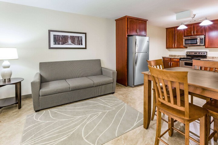 AmericInn by Wyndham Burnsville