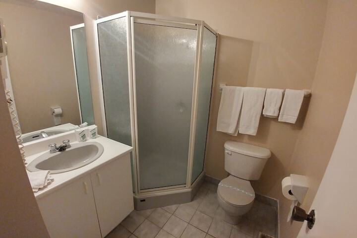 Room 5 of 38