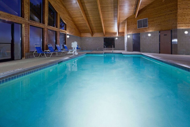 Pool 7 of 26