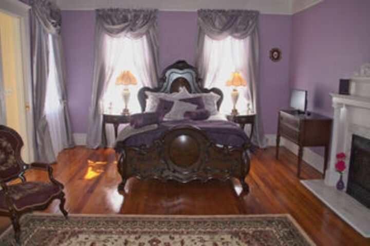 Butterfly Mansion Bed & Breakfast No Pets Allowed
