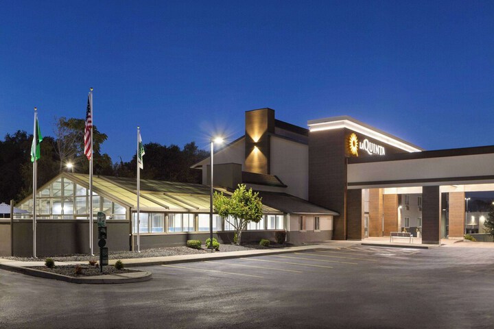 Hotel 3 of 97