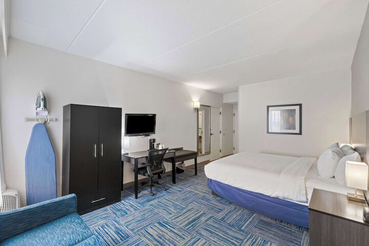 Room 40 of 62