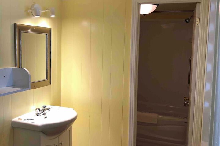 Room 44 of 92