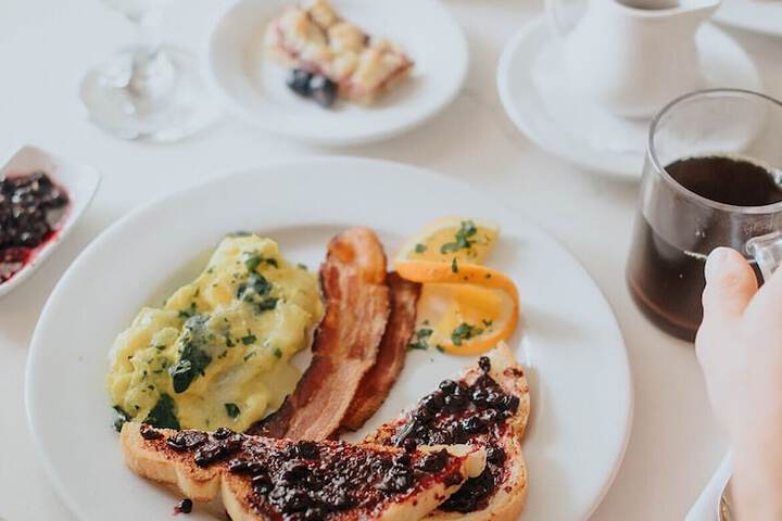 Breakfast/Coffee Service 42 of 45