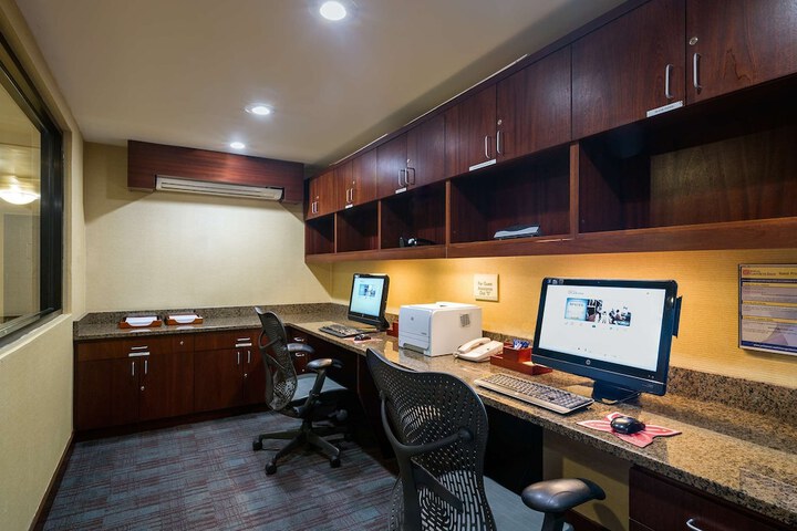 Business Center 37 of 37