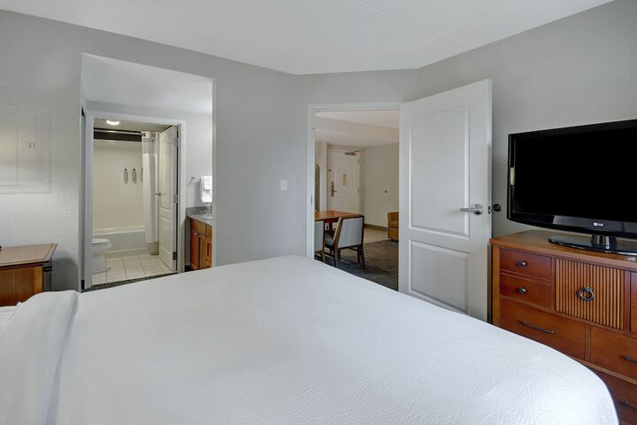 Room 32 of 50