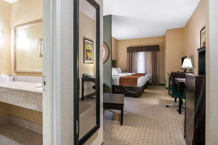 Room 17 of 34