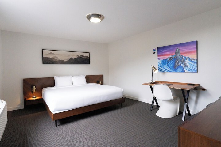 Adara Hotel