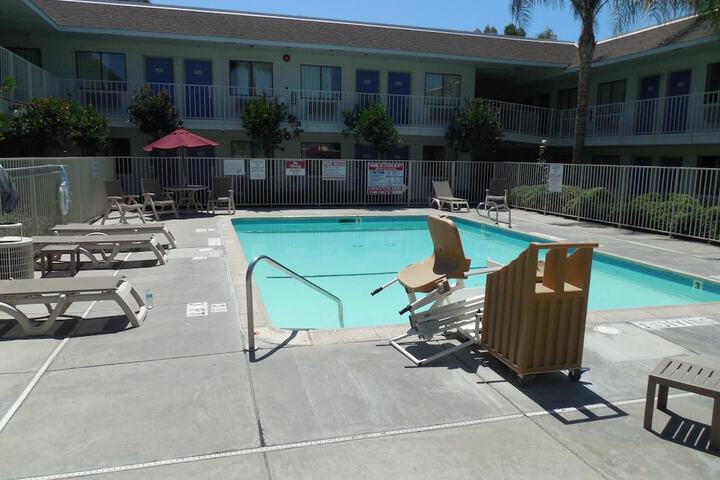 Pool 6 of 42