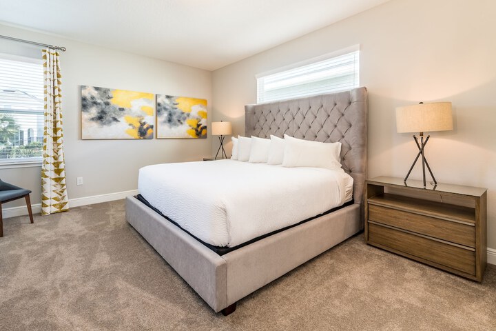 Room 395 of 705