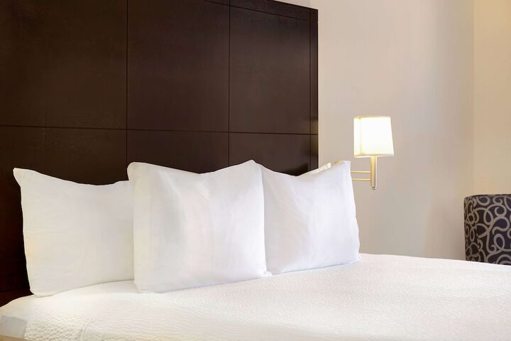 Days Inn by Wyndham Medicine Hat