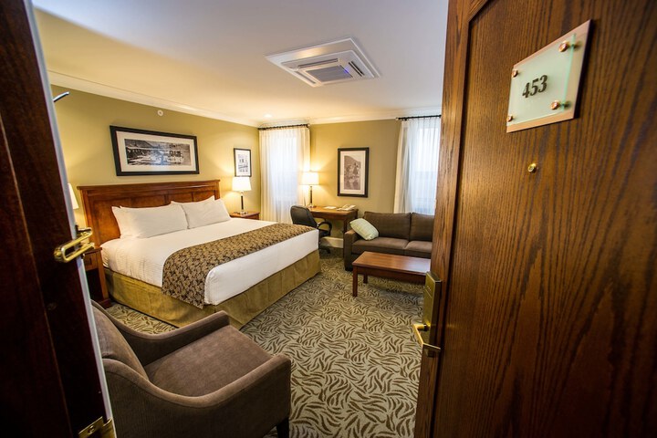 Hume Hotel & Spa