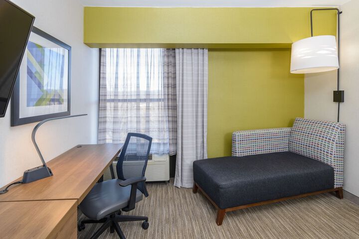 Room 12 of 50