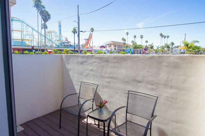 Carousel Beach Inn
