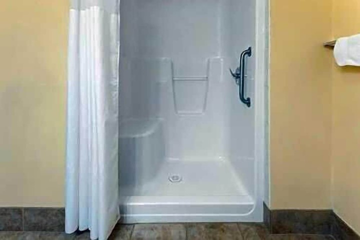 Super 8 by Wyndham Fort Saskatchewan