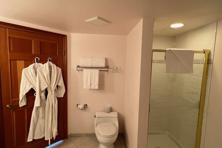 Room 27 of 59